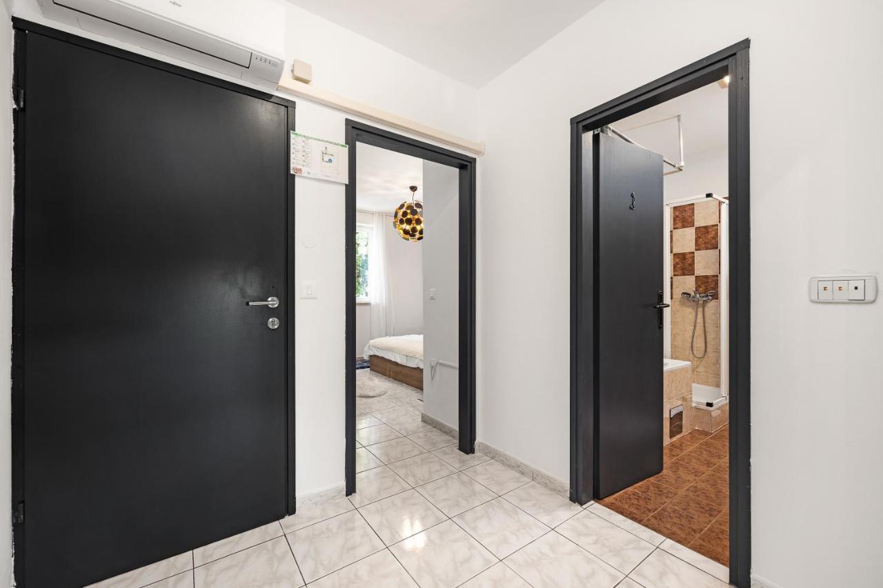 Romeo&Julia- Newly Refurbished Apartment Near Medulin Pomer Exterior photo